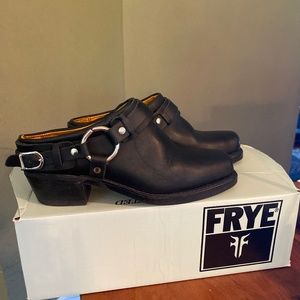 Frye Mule Clog